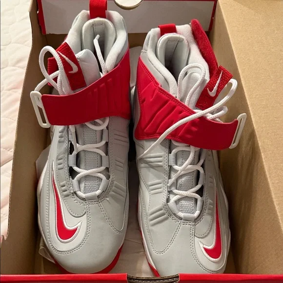 Nike Air Griffey Max 1 'Cincinnati Reds Away'  size 10.5 men’s - Picture 8 of 8